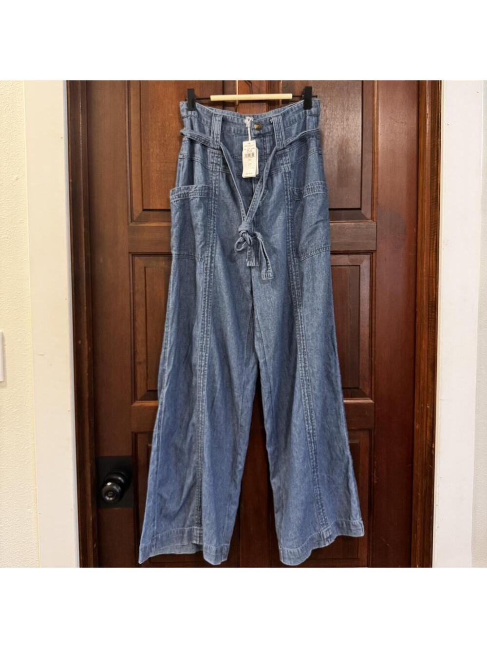 American Eagle Women's sz.4 Jeans